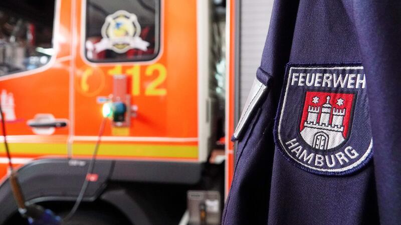 Hamburg-Barmbek: Vier Menschen sind bei einem Wohnungsbrand verletzt worden (Symbolbild).