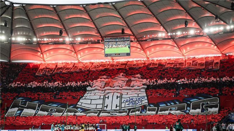 Hamburg-Choregraphie der HSV-Fans vor dem Spiel.