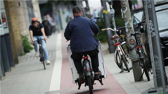 Hamburg belegt im WWF-Energiewende-Ranking der Bundesländer den letzten Platz - bei der Fahrradinfrastruktur erreichte die Hansestadt aber gute Werte. (Symbolbild)