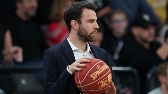 Hamburg holte mit Trainer Benka Barloschky den ersten Sieg im Eurocup.