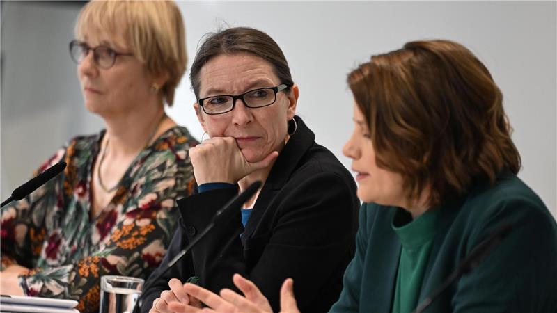 Hamburg und Niedersachsen gehen bei der Handynutzung an Schulen einen gemeinsamen Weg. 