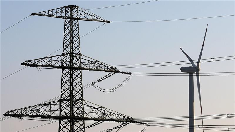 Hamburger Energieunternehmen wenden sich gegen die Pläne von Bundeswirtschaftsministerin Katherina Reiche (CDU) zum Ausbau der erneuerbaren Energien. (Archivbild)