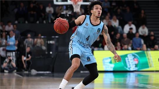Hamburgs Basketballer um Jaizec Lottie feierten einen Erfolg im Eurocup