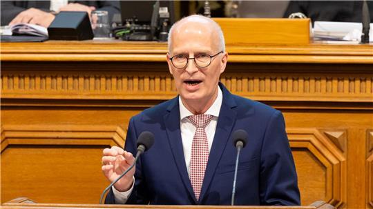 Hamburgs Bürgermeister Peter Tschentscher (SPD) hält das Hamburger Olympia-Konzept für das beste, „das in Deutschland bisher entworfen wurde“.