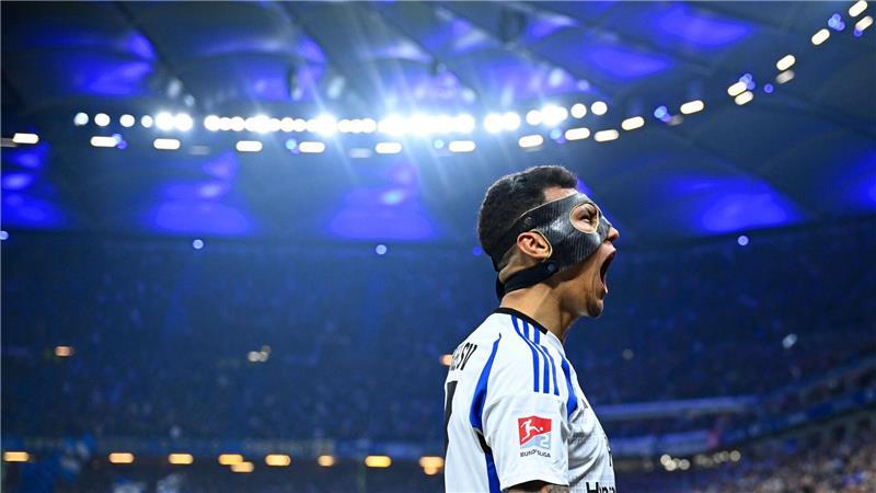 Hamburgs Davie Selke jubelt nach seinem Treffer zum 2:1 gegen Fortuna Düsseldorf.