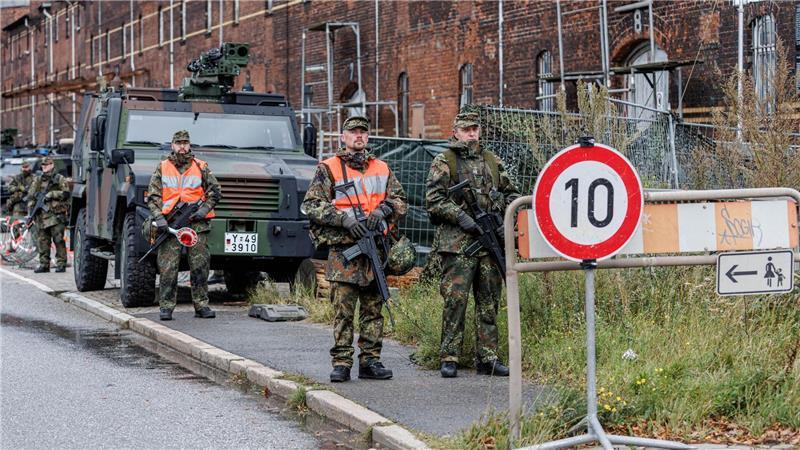 Hamburgs Einwohnerinnen und Einwohner müssen während der Übung „Red Storm Bravo“ mit Militärfahrzeugkolonnen sowie dem Lärm von Hubschraubern rechnen. (Archivbild)
