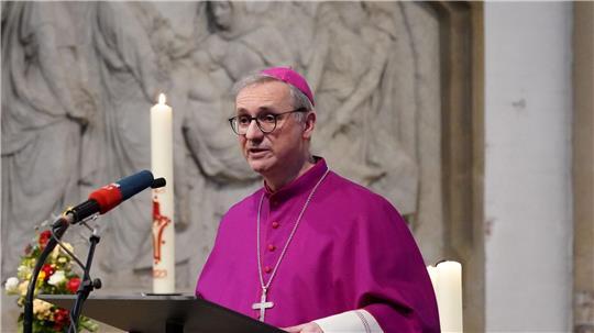 Hamburgs Erzbischof Stefan Heße hat eine Gruppe ukrainischer Sternsinger empfangen. (Archivbild)