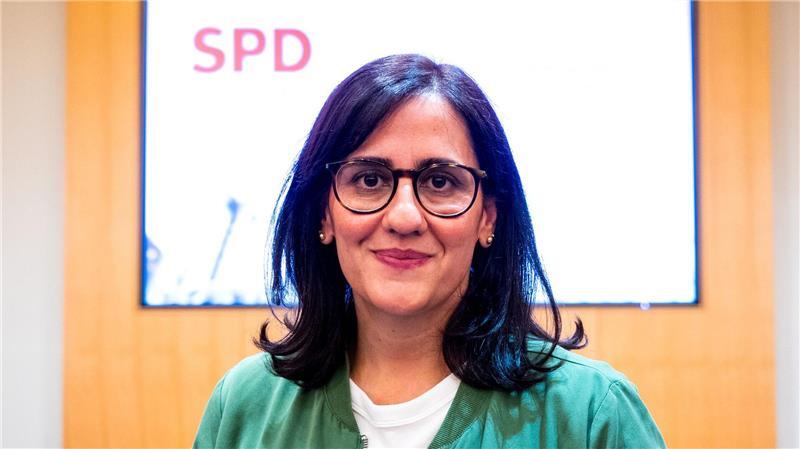 Rot-Grün will Kurs halten - Stühletausch im Senat Hamburgs Grünen-Chefin Maryam Blumenthal soll neue Wissenschaftssenatorin werden.