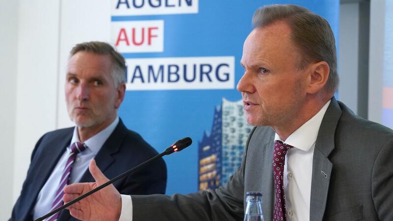 Hamburgs Innensenator Grote und Landesamtschef Voß begrüßen das Verbot von Muslim Interaktiv. (Archivbild)