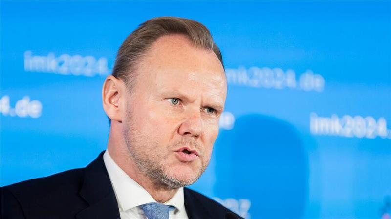 Hamburgs Innensenator Grote will bei der Bekämpfung der irregulären Migration nach dem Ampel-Aus keine Zeit verlieren. (Archivbild)