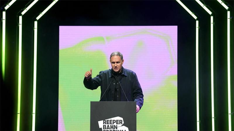 „Elefant im Raum“ prägt Startschuss für Reeperbahn-Festival Hamburgs Kultursenator Carsten Brosda warb für das Festival als Leuchtturm der Musikbranche.