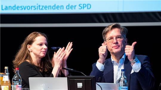 Hamburgs SPD-Vorsitzende Melanie Leonhard und Nils Weiland stellen sich zur Wiederwahl. (Archivbild)