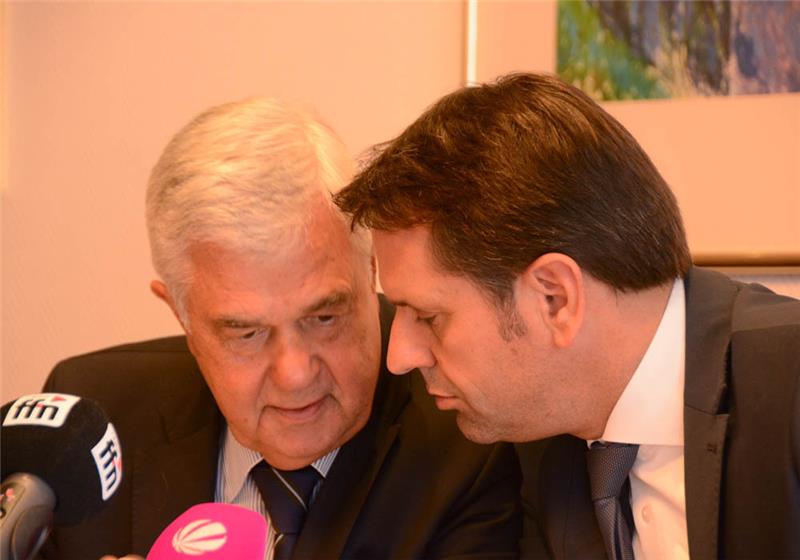Hamburgs Senator Frank Horch und Niedersachsens Minister Olaf Lies im Gipfelgespräch. Foto: Stephan