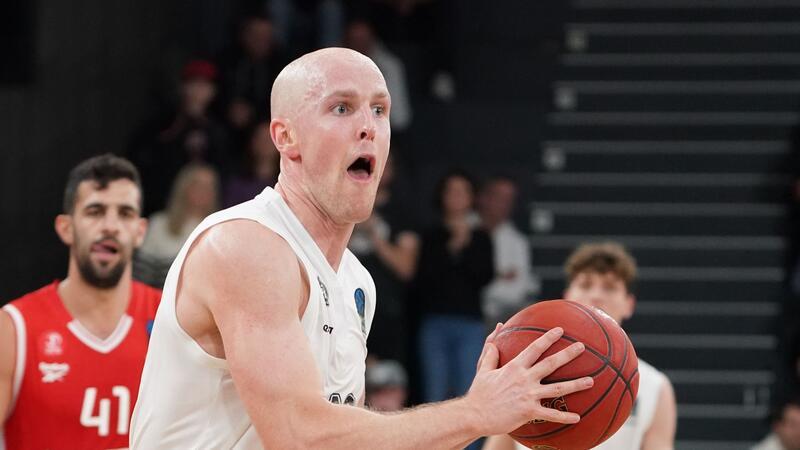 Eurocup: Hamburg Towers mit fünfter Niederlage Hamburgs Seth Hinrichs in Aktion.