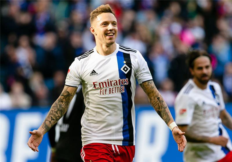 HSV-Profi Kittel: Im Zentrum effektiver als außen Hamburgs Sonny Kittel. Foto: Frank Molter/dpa
