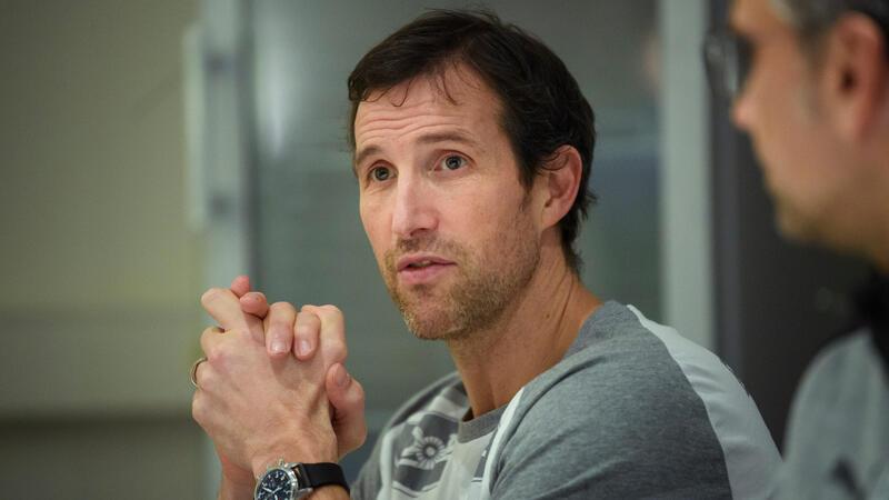 Hamburgs Handballer im Pokal-Viertelfinale mit Lospech Hamburgs Trainer Torsten Jansen.