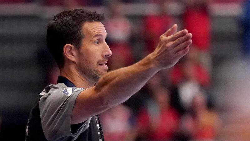 Abstiegsnot für Hamburgs Handballer immer brenzliger Hamburgs Trainer Torsten Jansen.