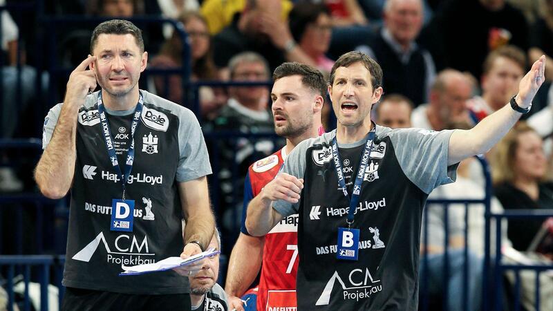 Hamburgs Trainer Torsten Jansen (r) und sein Co-Trainer Blazenko Lackovic.