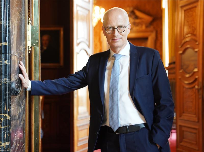 Tschentscher hat Verständnis für Scholz' Erinnerungslücken bei Cum-Ex Hamburgs Bürgermeister Peter Tschentscher. Foto: Marcus Brandt/dpa