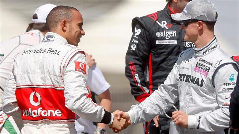 Schumachers Leiden beim Triumph für die Ewigkeit Hamilton (l) geht Schumachers Weg.