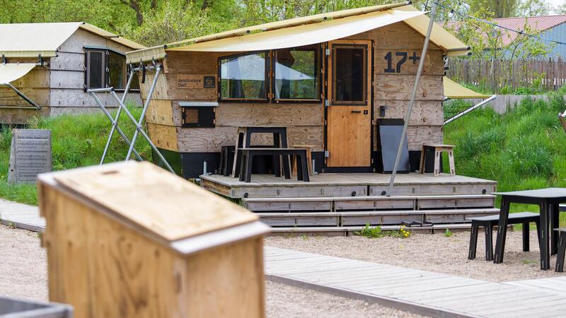 Hammah bekommt neue Bauplätze – auch für Tiny Houses? Hammah bekommt weitere Bauplätze. Der Vorschlag, sehr kleine Grundstücke mit Tiny Houses, also kleinen Häusern, anzubieten, stößt bei der Politik auf Zustimmung.
