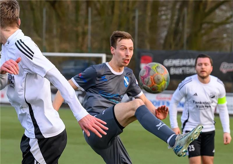 Hammah gewann 4:3. Jan Michel und Lennart Struck trafen dabei doppelt.