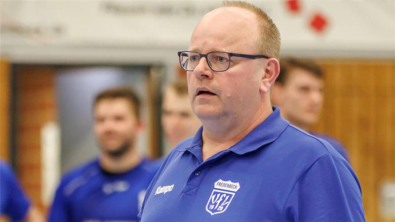 Handball-Chef Lars Müller reagiert auf die sinkenden Einnahmen bei den Sponsorengeldern.