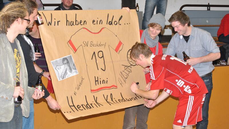Handballer der Herzen: Publikumsliebling „Hinni“ wird schon in jungen Jahren von Fans gefeiert.