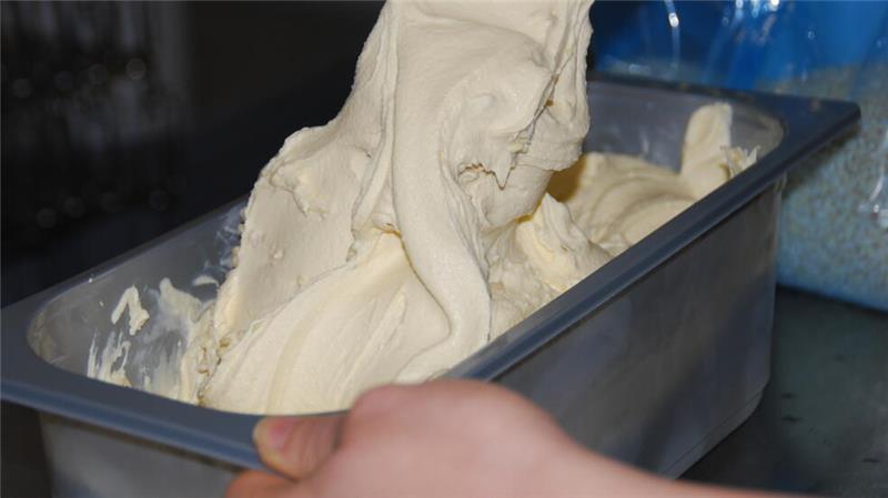 Handgemacht: cremiges Marlena-Eis aus eigener Manufaktur.