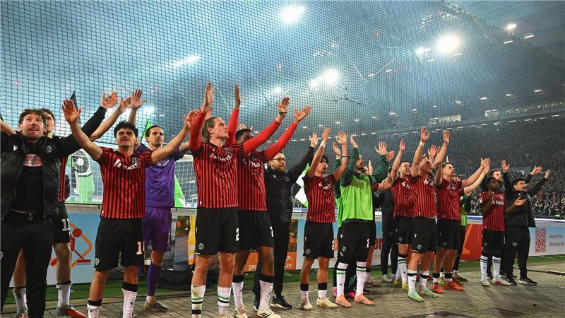 Hannover 96 blieb durch den Derbysieg gegen Braunschweig oben dran.