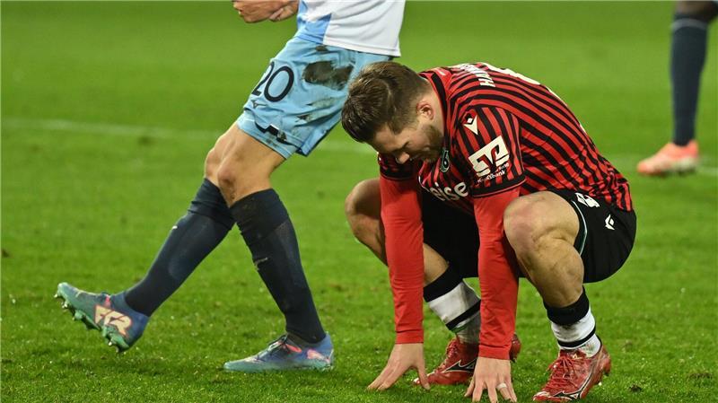 Hannovers Torjäger Benjamin Källman nach seinem vergebenen Strafstoß.