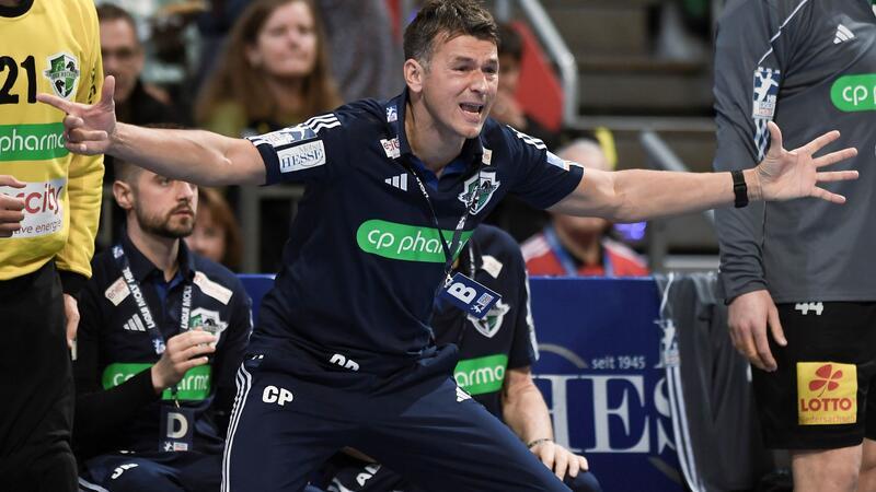 Hannovers Handballer gewinnen Heimspiel gegen Athen 31:25 Hannovers Trainer Christian Prokop.