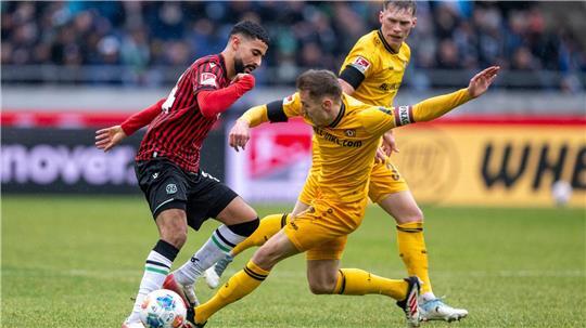 Hannovers bester Angreifer: Elias Saad (l)  