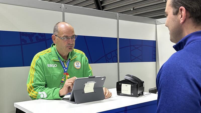 Hans-Erwin Werner ist für die Akkreditierungen zuständig.