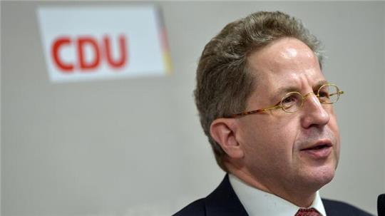 Hans-Georg Maaßen war mal Präsident des Bundesamtes für Verfassungsschutz und auch CDU-Mitglied. Ersteres ist er schon länger nicht mehr, Letzteres seit neuestem.