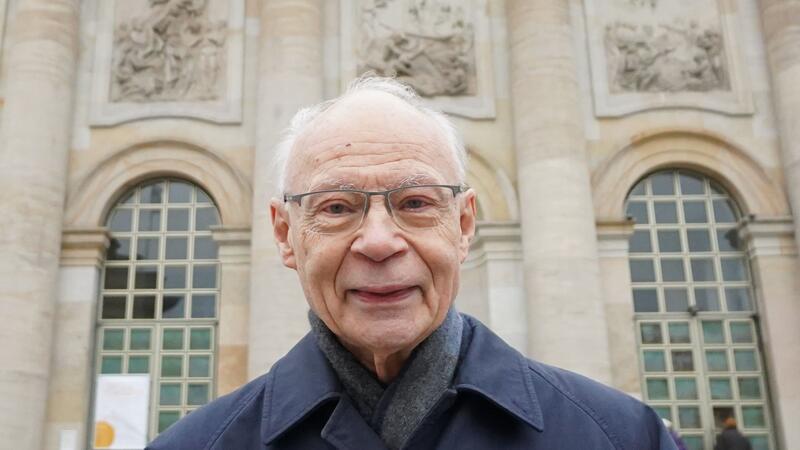 Ehemaliger ZdK-Präsident Meyer ist tot Hans Joachim Meyer ist tot. Der fühere ZdK-Präsident ist im Alter von 87 Jahren gestorben.