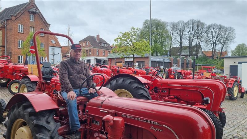 Hans Joachim Sumfleth besitzt seit den 1990ern einen Porsche-Trecker.