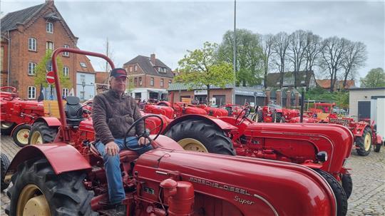 Hans Joachim Sumfleth besitzt seit den 1990ern einen Porsche-Trecker.