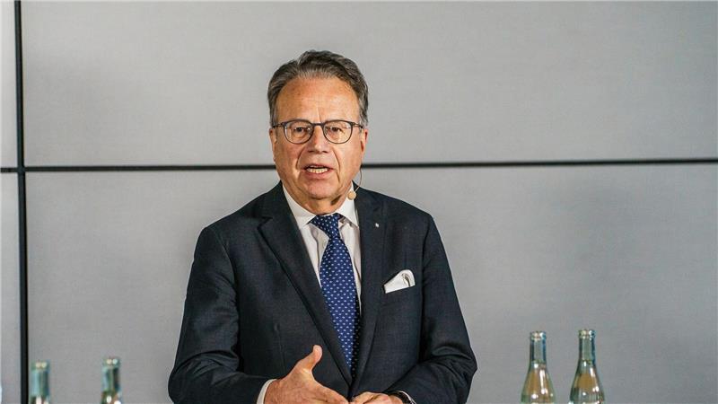 Breite Debatte über Vorschläge der Rentenkommission Hans-Jürgen Weise ist Co-Vorsitzender der Rentenkommission. (Archivbild)