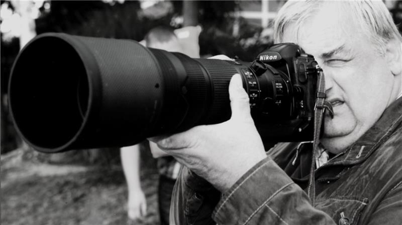 Hans-Lothar Kordländer im Einsatz als TAGEBLATT-Reporter. Seine Kamera hatte er immer griffbereit.