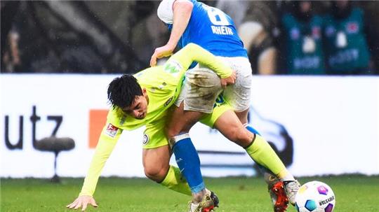 Hansa Rostock und Wehen Wiesbaden lieferten sich eine umkämpfte Partie im Ostseestadion.