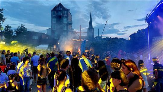 "Hanse Ahoi" bietet am Samstag wieder die beliebte Beach-Party am Hafen.