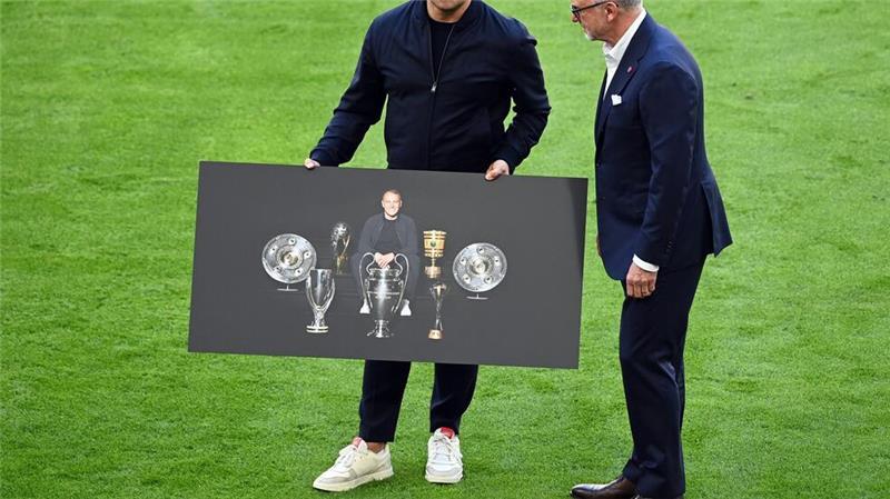 Flick über Bayern-Erinnerungen: „Eine super-schöne Zeit“ Hansi Flick (l) feierte mit dem FC Bayern große Erfolge.
