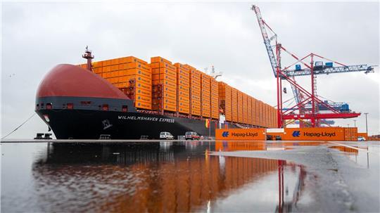 Hapag-Lloyd hat das Containerschiff „Wilhelmshaven Express“ im Oktober vorgestellt. (Archivbild) 