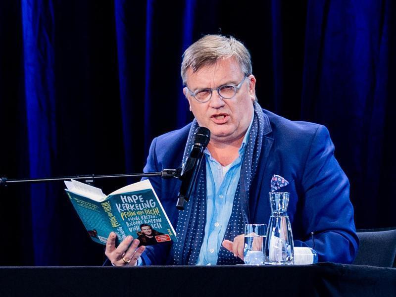 Bond, Abba und Wellerman: Das sind die Bestseller 2021 Hape Kerkeling legte ein glänzendes Comeback hin. Foto: Rolf Vennenbernd/dpa