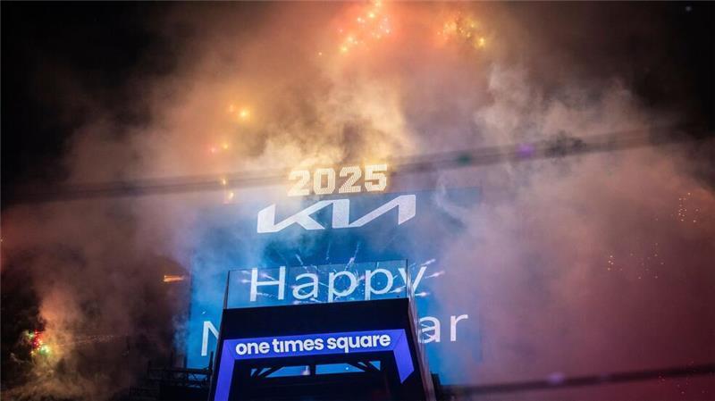 New York feiert Silvester mit Kult-Kristallkugel Happy New Year, New York!