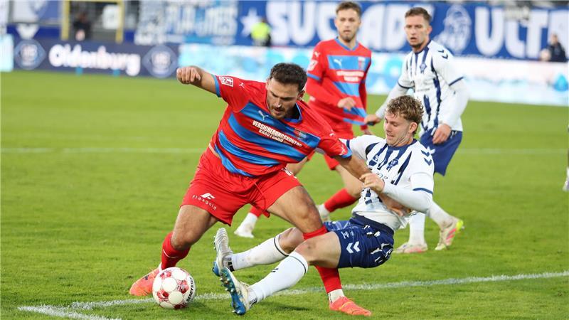 „Ein Chaos der Emotionen“: D/A-Stürmer jubelt unter Schmerzen Haris Hyseni ist derzeit der Torgarant für D/A. Gegen den VfB erzielte er den Führungstreffer zum 1:0 und das 3:2 vom Elfmeterpunkt.