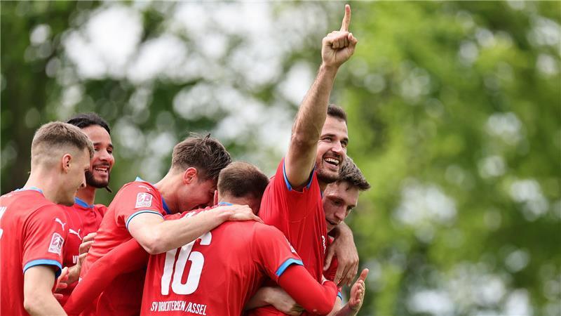 Haris Hyseni trifft für D/A. In seiner Statistik stehen am Ende der Saison zehn Tore.