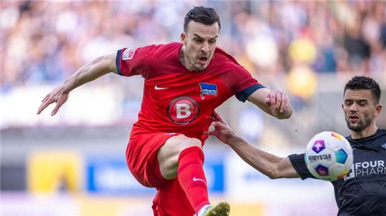 Haris Tabakovic (l) erzielte den Siegtreffer für Hertha BSC.