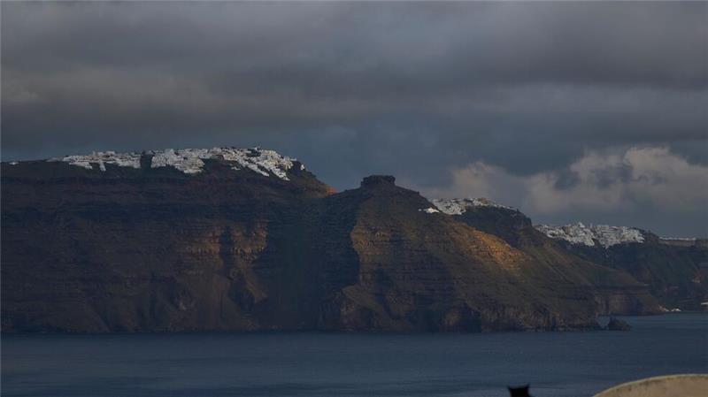 „Harmonisches Dauerbeben“ nahe Santorini festgestellt